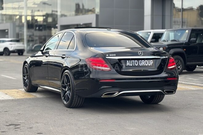 Mercedes E 300-8