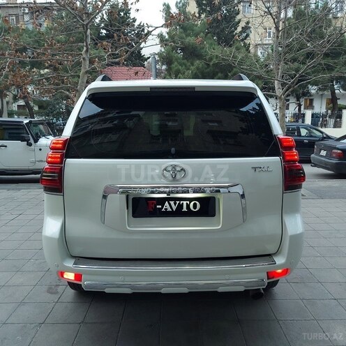 Toyota Land Cruiser Prado-6