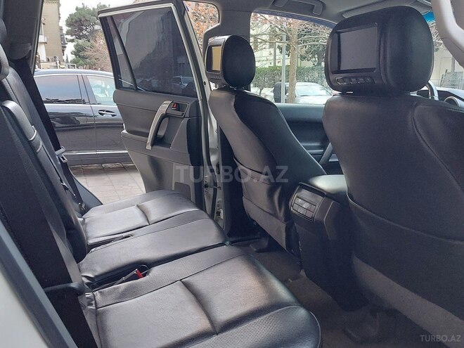 Toyota Land Cruiser Prado-9