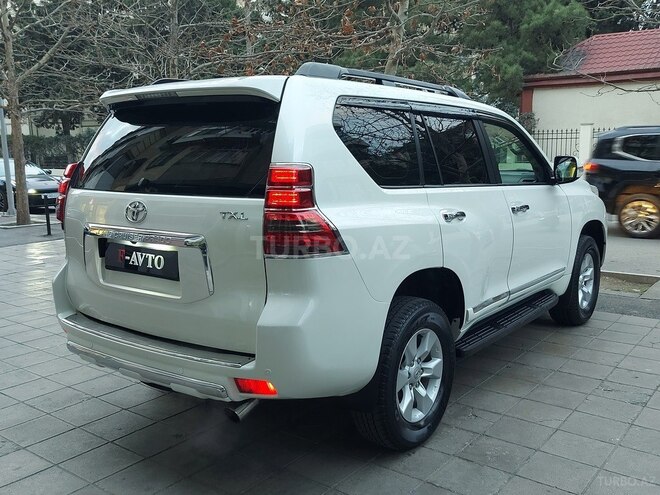Toyota Land Cruiser Prado-5