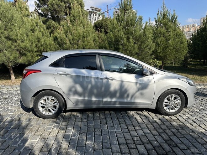 Hyundai i30 2014, 281,000 km - 1.6 л - Bakı