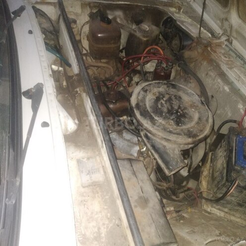 LADA (VAZ) 2107 2004, 45,780 km - 1.6 l - Salyan
