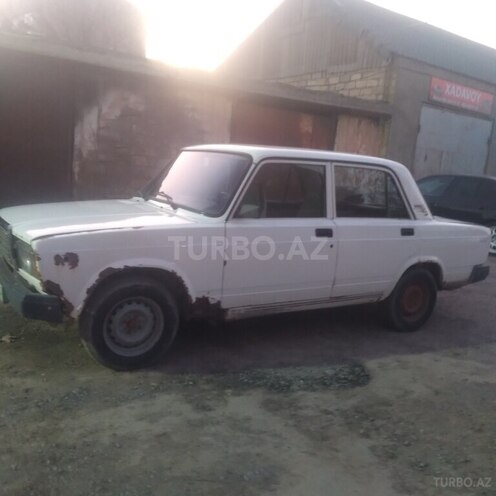 LADA (VAZ) 2107 2004, 45,780 km - 1.6 l - Salyan