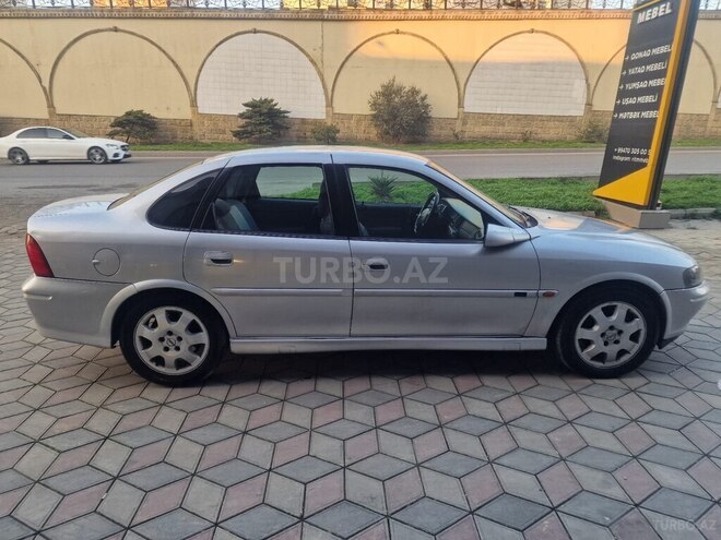 Opel Vectra 2000, 453,000 km - 2.0 л - Qusar