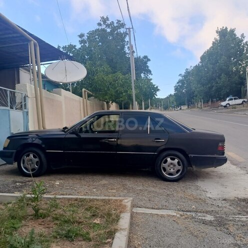 Mercedes E 200 1995, 912,121 km - 2.0 л - Şamaxı