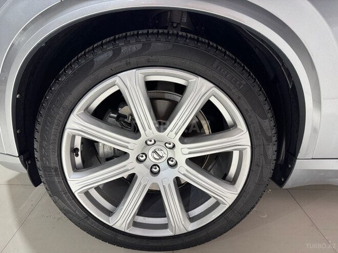 Volvo XC90-21