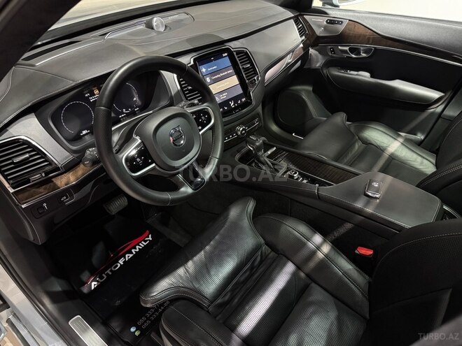 Volvo XC90-10