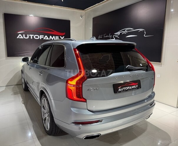 Volvo XC90-8