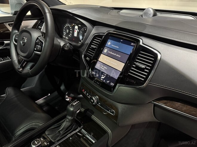 Volvo XC90-19