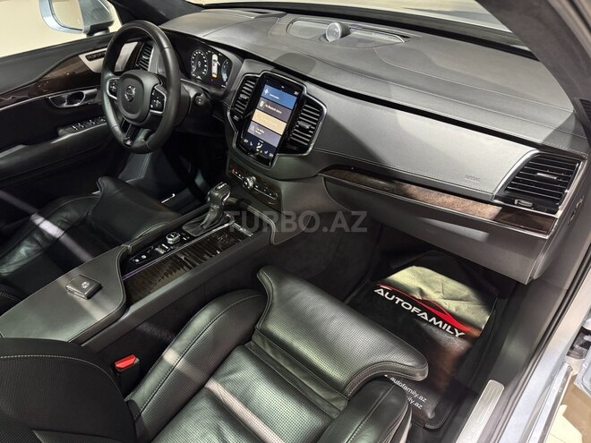 Volvo XC90-17