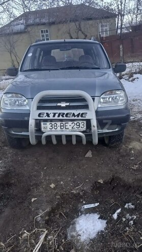 Chevrolet Niva 2008, 100,000 km - 1.7 л - Qusar