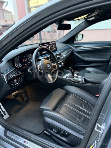 BMW 530e-8