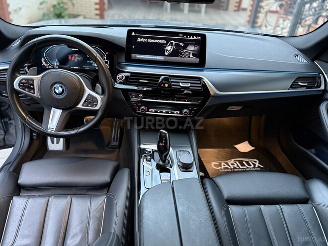 BMW 530e-7