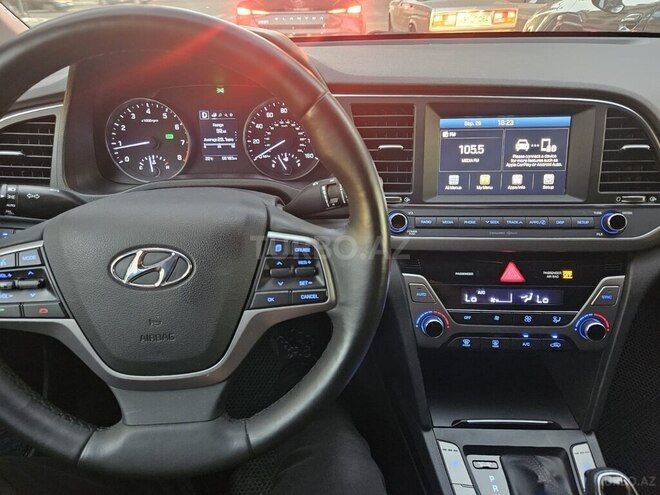 Hyundai Elantra 2017, 124,800 km - 2.0 l - Bakı