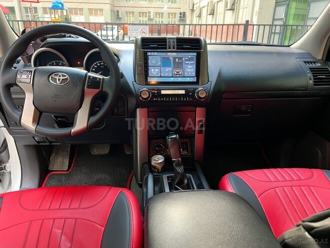 Toyota Land Cruiser Prado-12