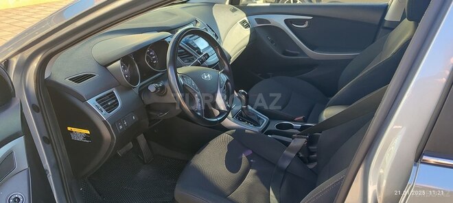 Hyundai Elantra 2015, 97,000 km - 1.8 л - Yevlax