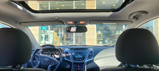 Hyundai Elantra 2015, 97,000 km - 1.8 л - Yevlax