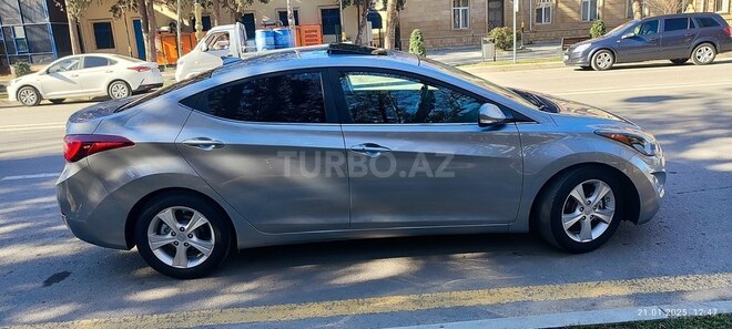 Hyundai Elantra 2015, 97,000 km - 1.8 л - Yevlax