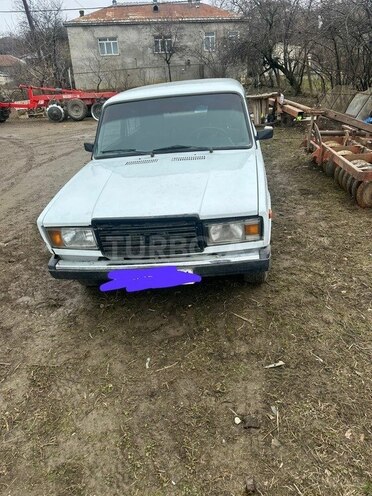 LADA (VAZ) 2107 1983, 23,476 km - 1.5 л - Quba