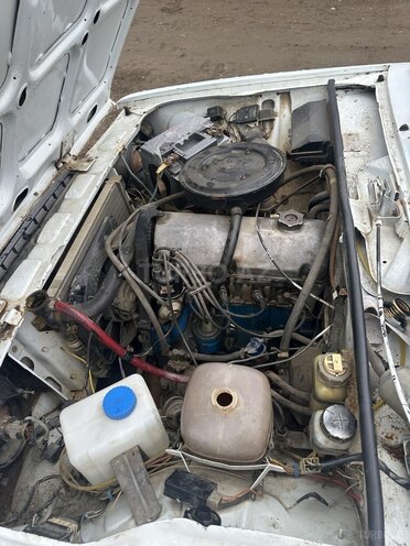 LADA (VAZ) 2107 1983, 23,476 km - 1.5 л - Quba