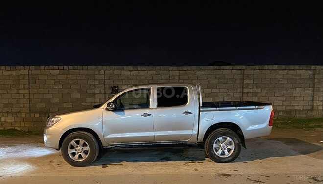 Toyota Hilux 2011, 347,000 km - 2.5 l - Bakı