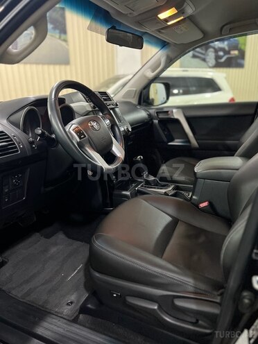 Toyota Land Cruiser Prado-8