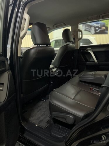 Toyota Land Cruiser Prado-10