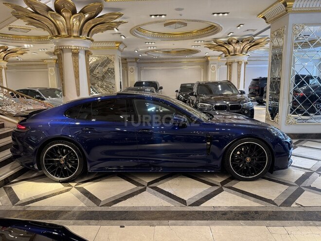 Porsche Panamera-3