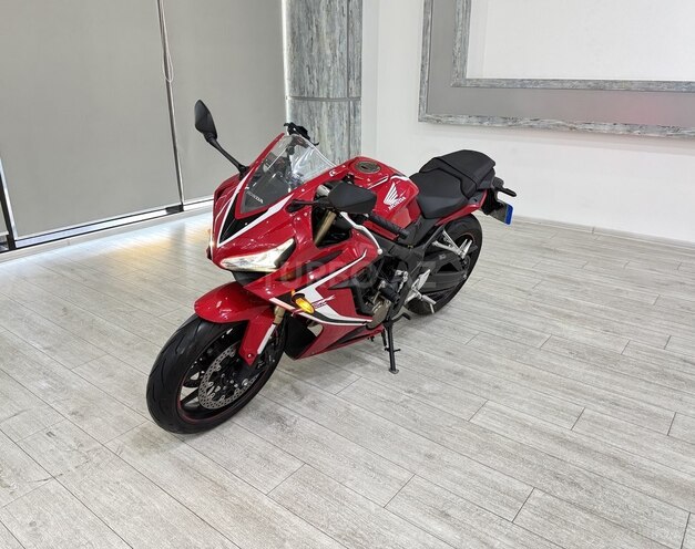 Honda CB650R-2