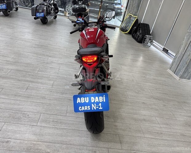 Honda CB650R-7