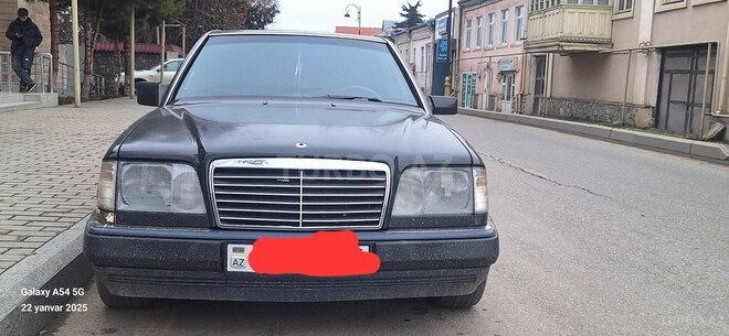 Mercedes E 200 1994, 475,000 km - 2.0 l - Quba
