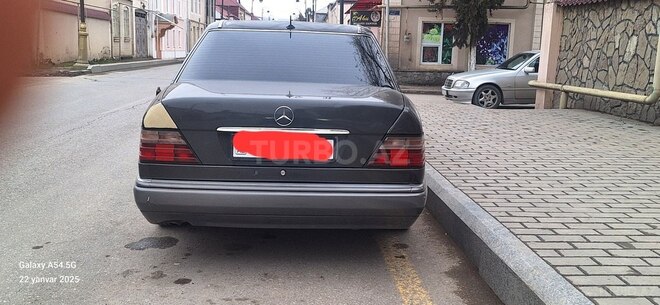 Mercedes E 200 1994, 475,000 km - 2.0 l - Quba