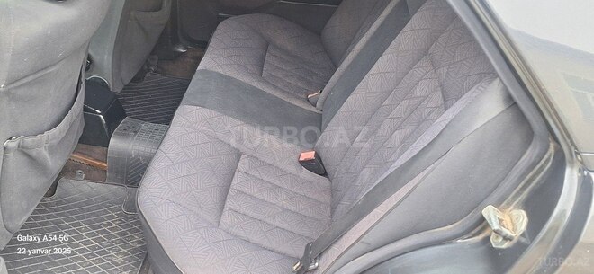 Mercedes E 200 1994, 475,000 km - 2.0 l - Quba