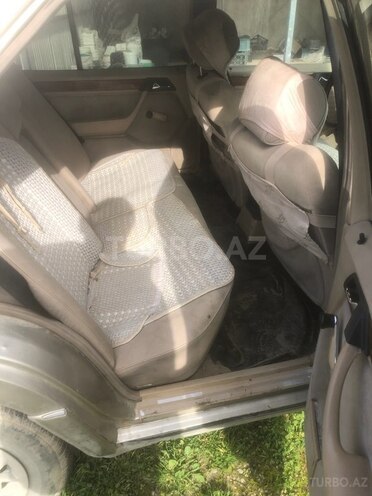 Mercedes E 250 1995, 425,000 km - 2.5 л - Bakı