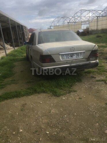 Mercedes E 250 1995, 425,000 km - 2.5 л - Bakı
