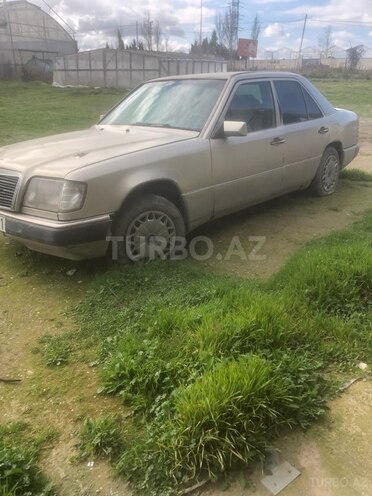 Mercedes E 250 1995, 425,000 km - 2.5 л - Bakı