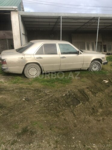 Mercedes E 250 1995, 425,000 km - 2.5 л - Bakı