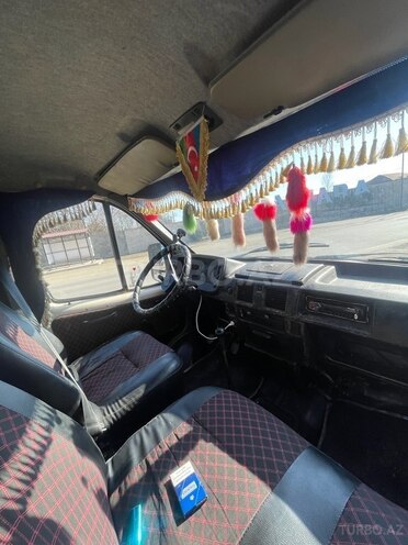 GAZ 3302-744 1998, 200,000 km - 2.4 l - Astara