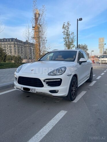 Porsche Cayenne-2