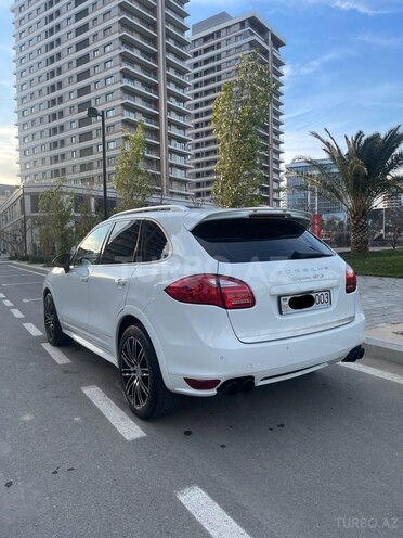 Porsche Cayenne-4