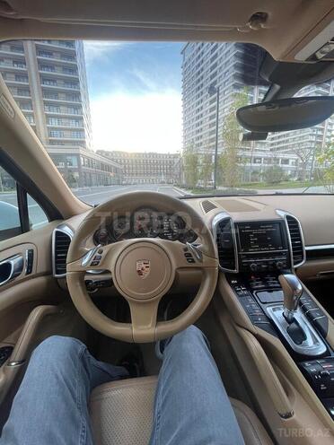 Porsche Cayenne-5