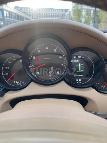 Porsche Cayenne-10