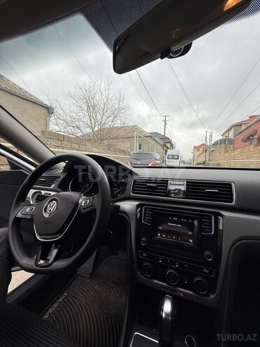 Volkswagen Passat (North America) 2016, 198,500 km - 1.8 л - Bakı