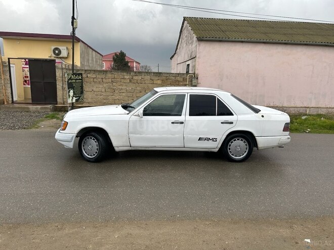 Mercedes E 250 1992, 200,000 km - 2.5 л - Bakı