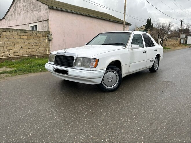 Mercedes E 250 1992, 200,000 km - 2.5 л - Bakı