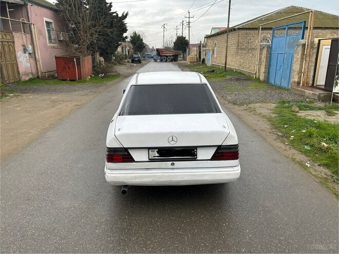 Mercedes E 250 1992, 200,000 km - 2.5 л - Bakı