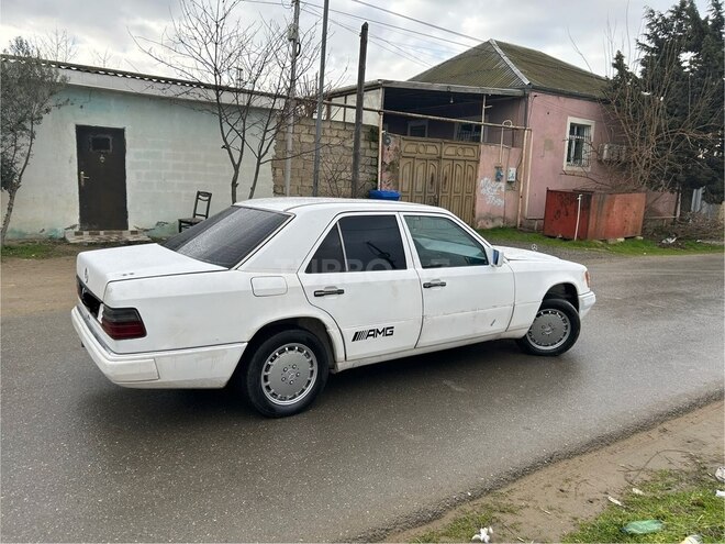 Mercedes E 250 1992, 200,000 km - 2.5 л - Bakı