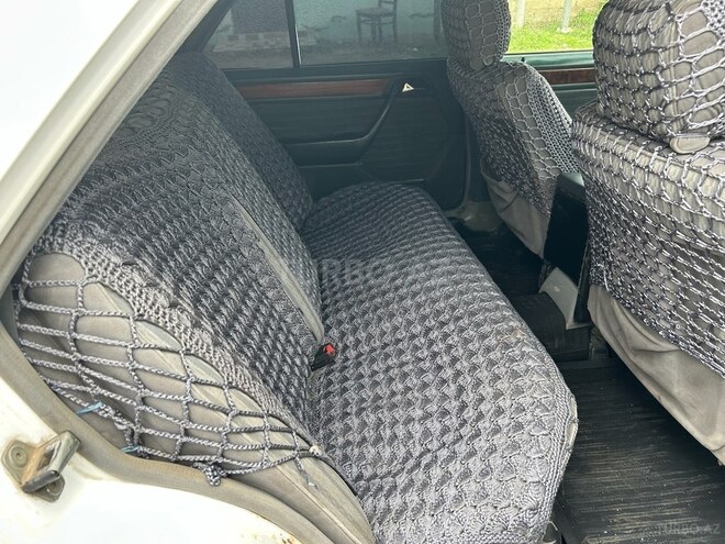 Mercedes E 250 1992, 200,000 km - 2.5 л - Bakı