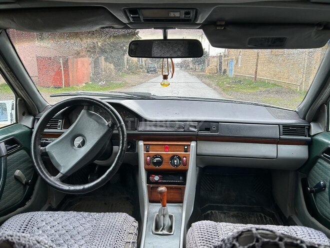 Mercedes E 250 1992, 200,000 km - 2.5 л - Bakı