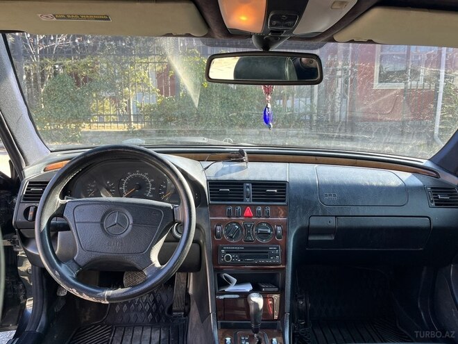 Mercedes C 230 1999, 370,149 km - 2.3 л - İsmayıllı